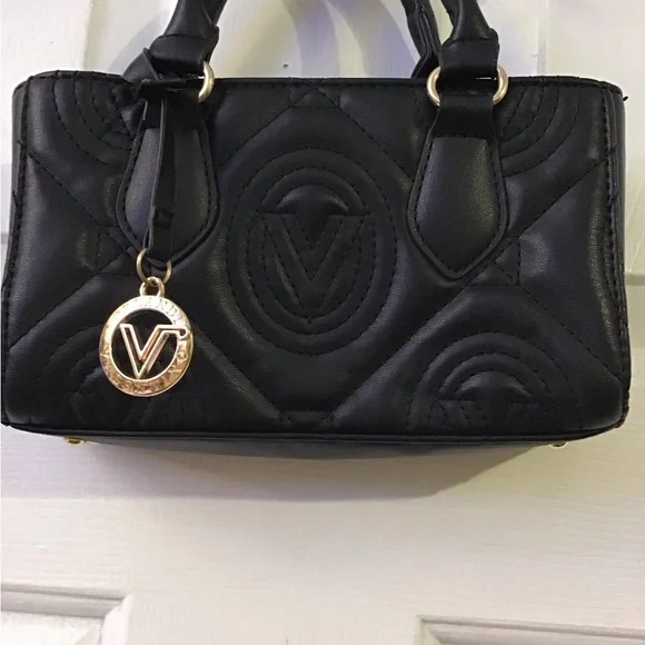 Black Quilted Handbag - Picture 2 of 4